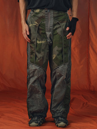 PF / Silent-Runner‘s Hydro-Reactive Modular Camo Pants