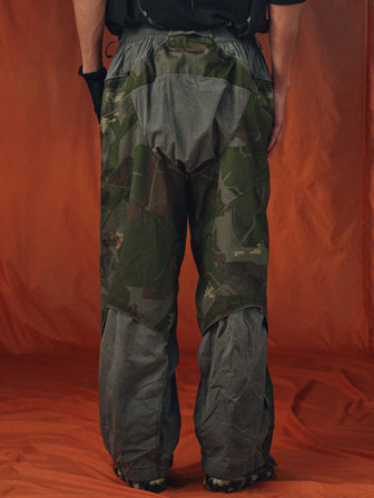 PF / Silent-Runner‘s Hydro-Reactive Modular Camo Pants